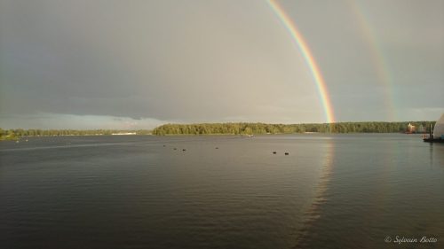 Double Arc-en-ciel sur un lac