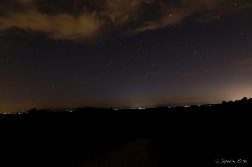 Ciel étoilé sur l'horizon